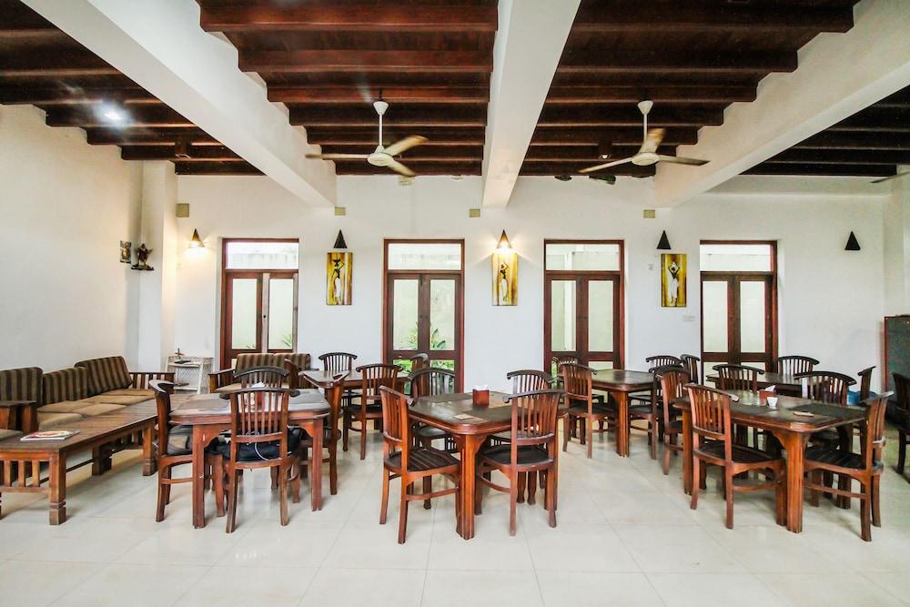 Ceylonica Beach Hotel Negombo Eksteriør bilde