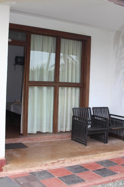 Ceylonica Beach Hotel Negombo Eksteriør bilde