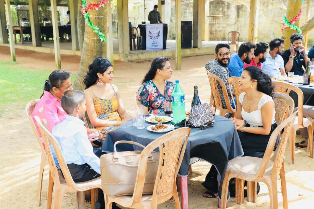 Ceylonica Beach Hotel Negombo Eksteriør bilde