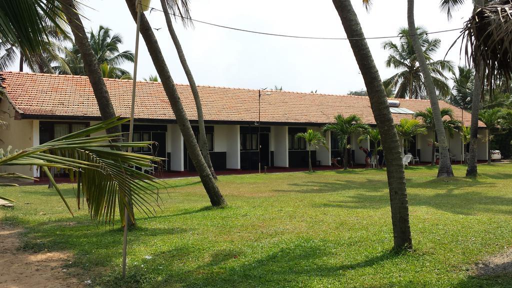Ceylonica Beach Hotel Negombo Eksteriør bilde